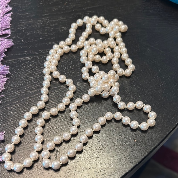 Elegant Pearl Necklace - Picture 1 of 1